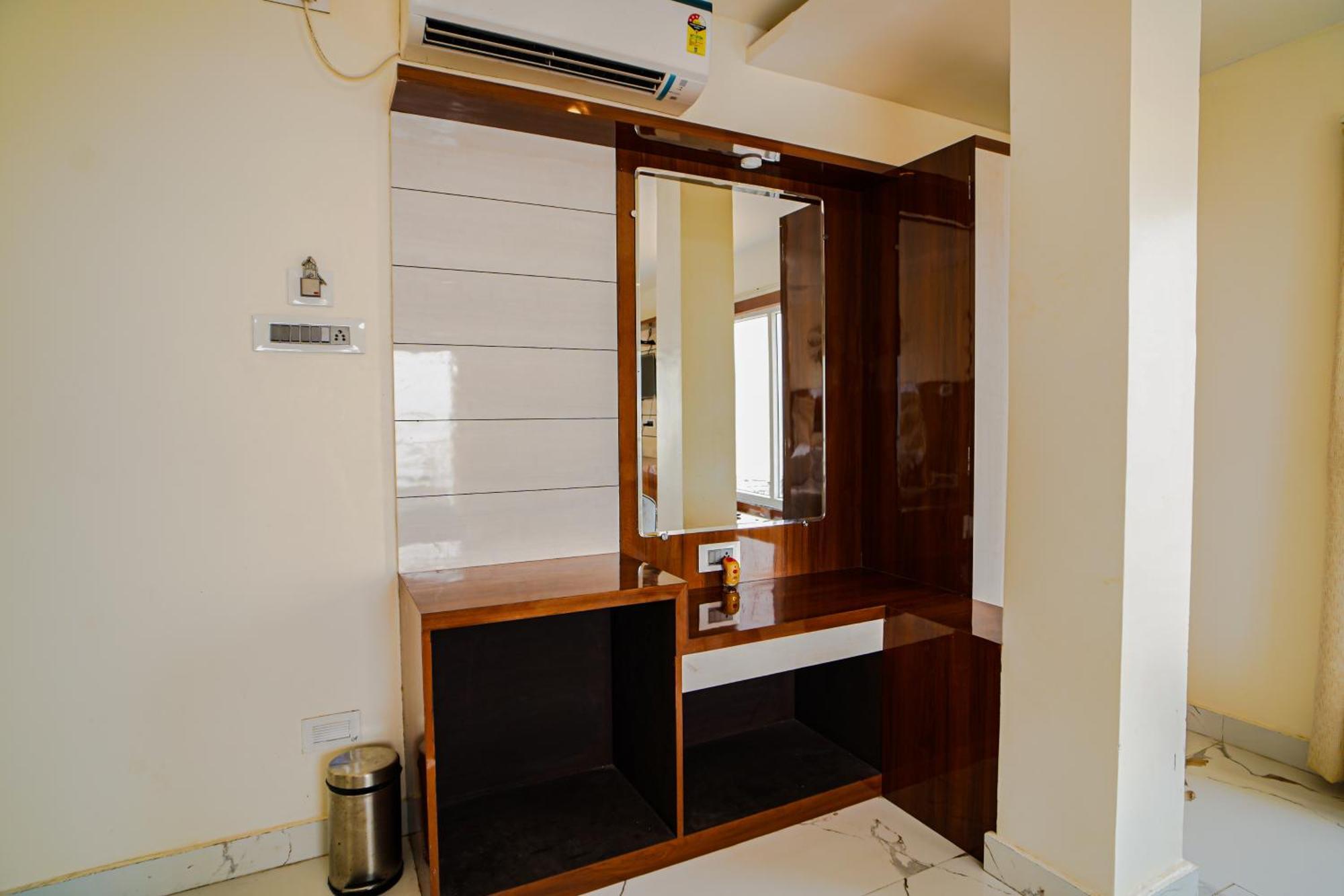Prasant On Beach Resort !! Lift - Wifi -Restaurant-Parking Facilities-Newly Decorated Room !! Мандармани Экстерьер фото