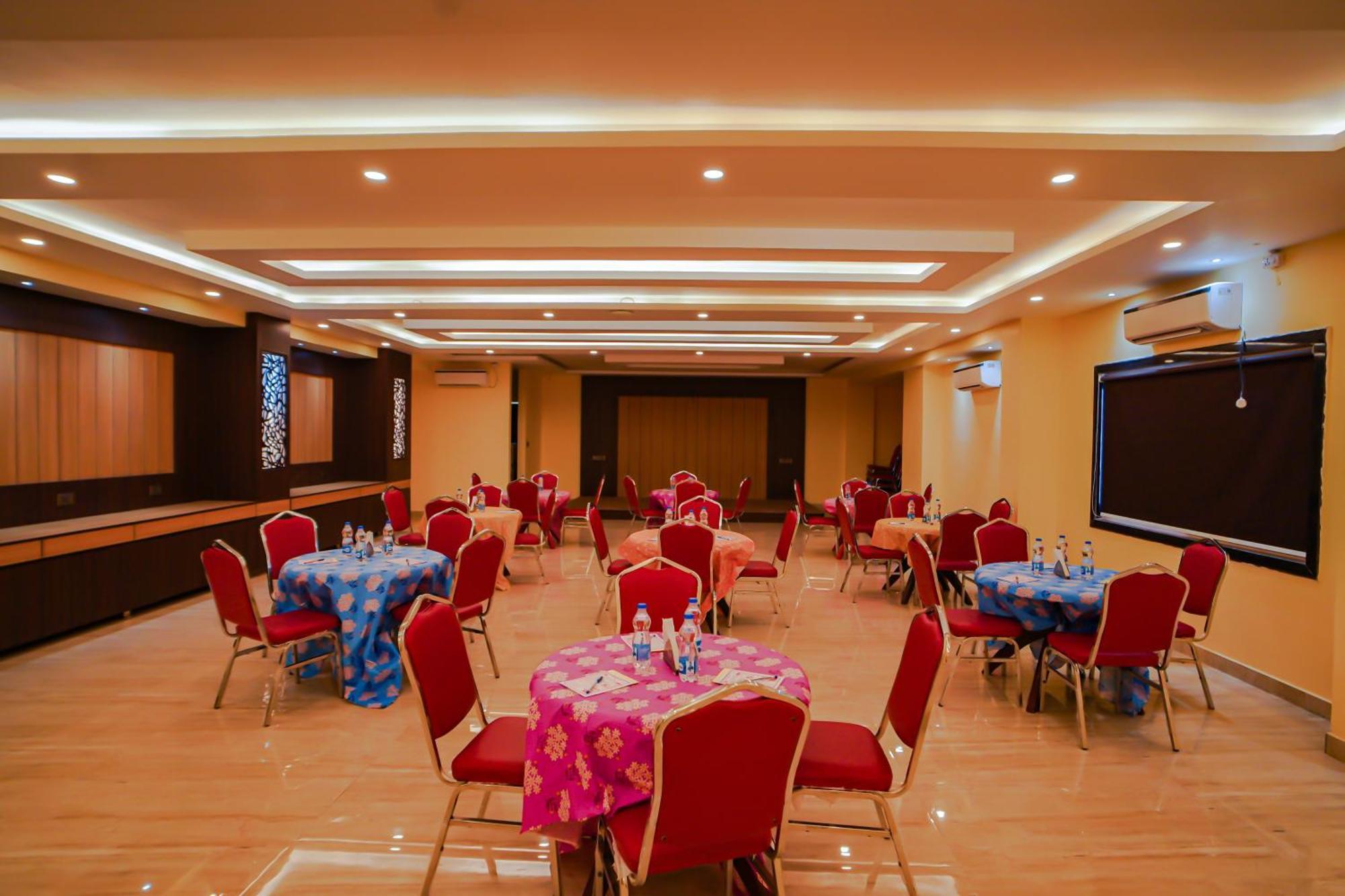 Prasant On Beach Resort !! Lift - Wifi -Restaurant-Parking Facilities-Newly Decorated Room !! Мандармани Экстерьер фото