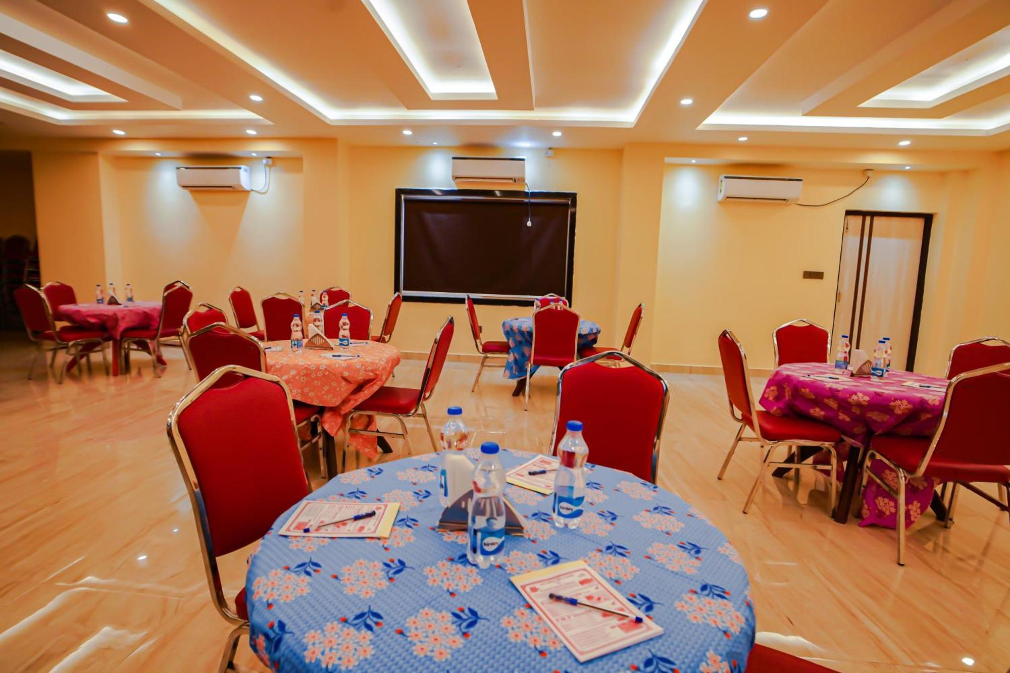 Prasant On Beach Resort !! Lift - Wifi -Restaurant-Parking Facilities-Newly Decorated Room !! Мандармани Экстерьер фото