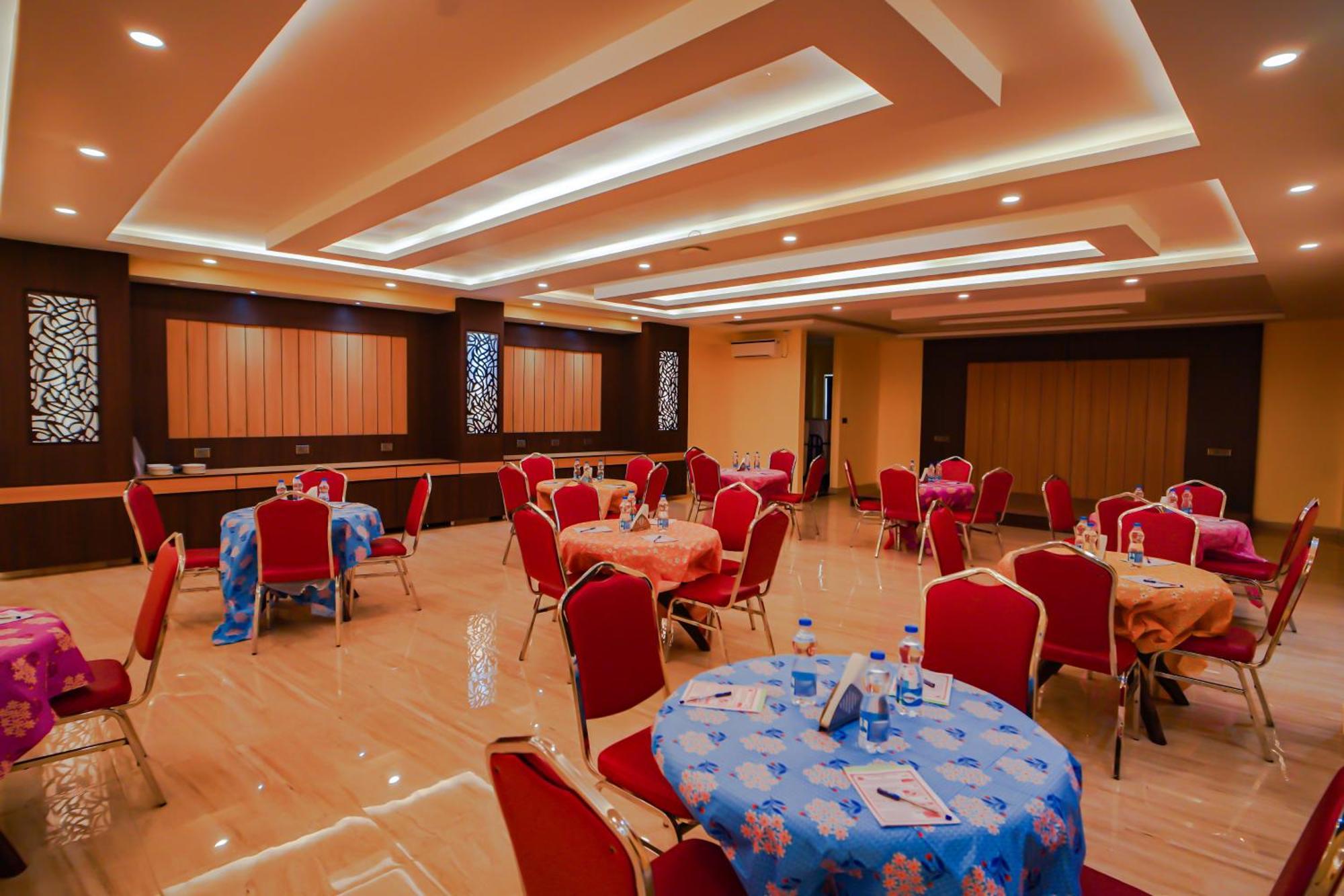 Prasant On Beach Resort !! Lift - Wifi -Restaurant-Parking Facilities-Newly Decorated Room !! Мандармани Экстерьер фото
