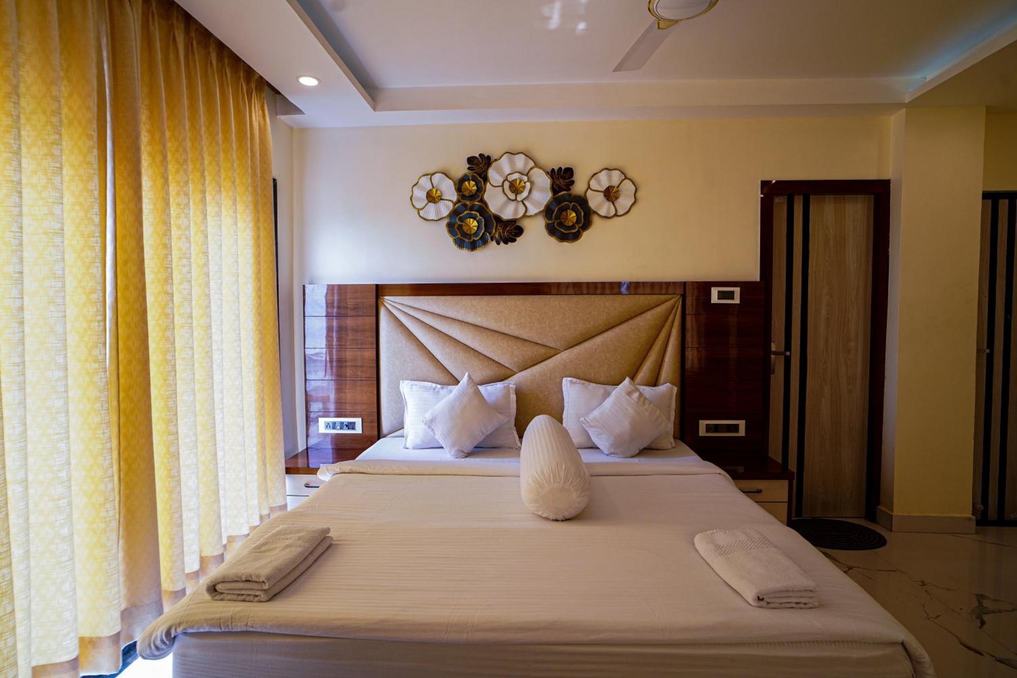 Prasant On Beach Resort !! Lift - Wifi -Restaurant-Parking Facilities-Newly Decorated Room !! Мандармани Экстерьер фото