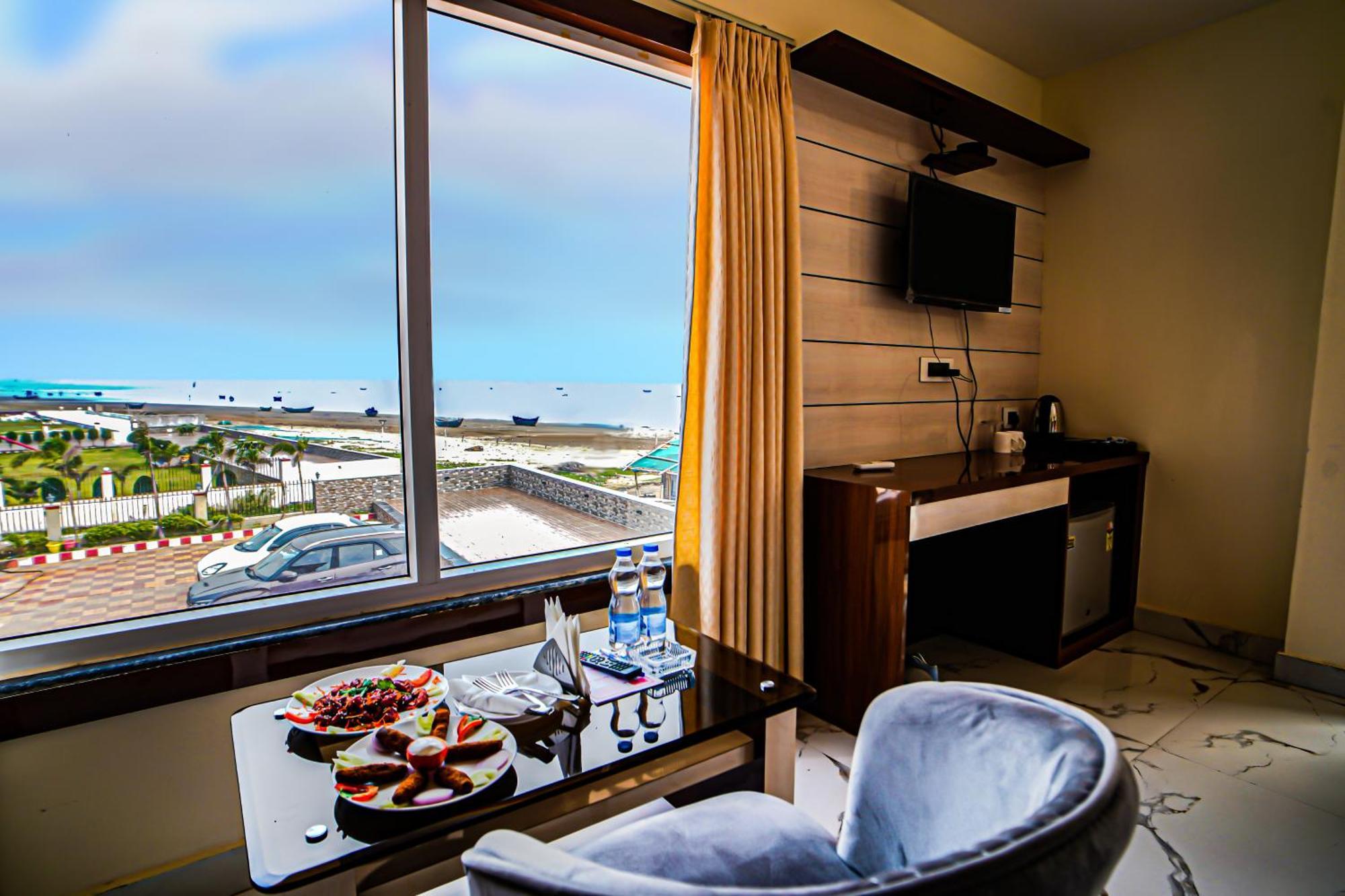 Prasant On Beach Resort !! Lift - Wifi -Restaurant-Parking Facilities-Newly Decorated Room !! Мандармани Экстерьер фото