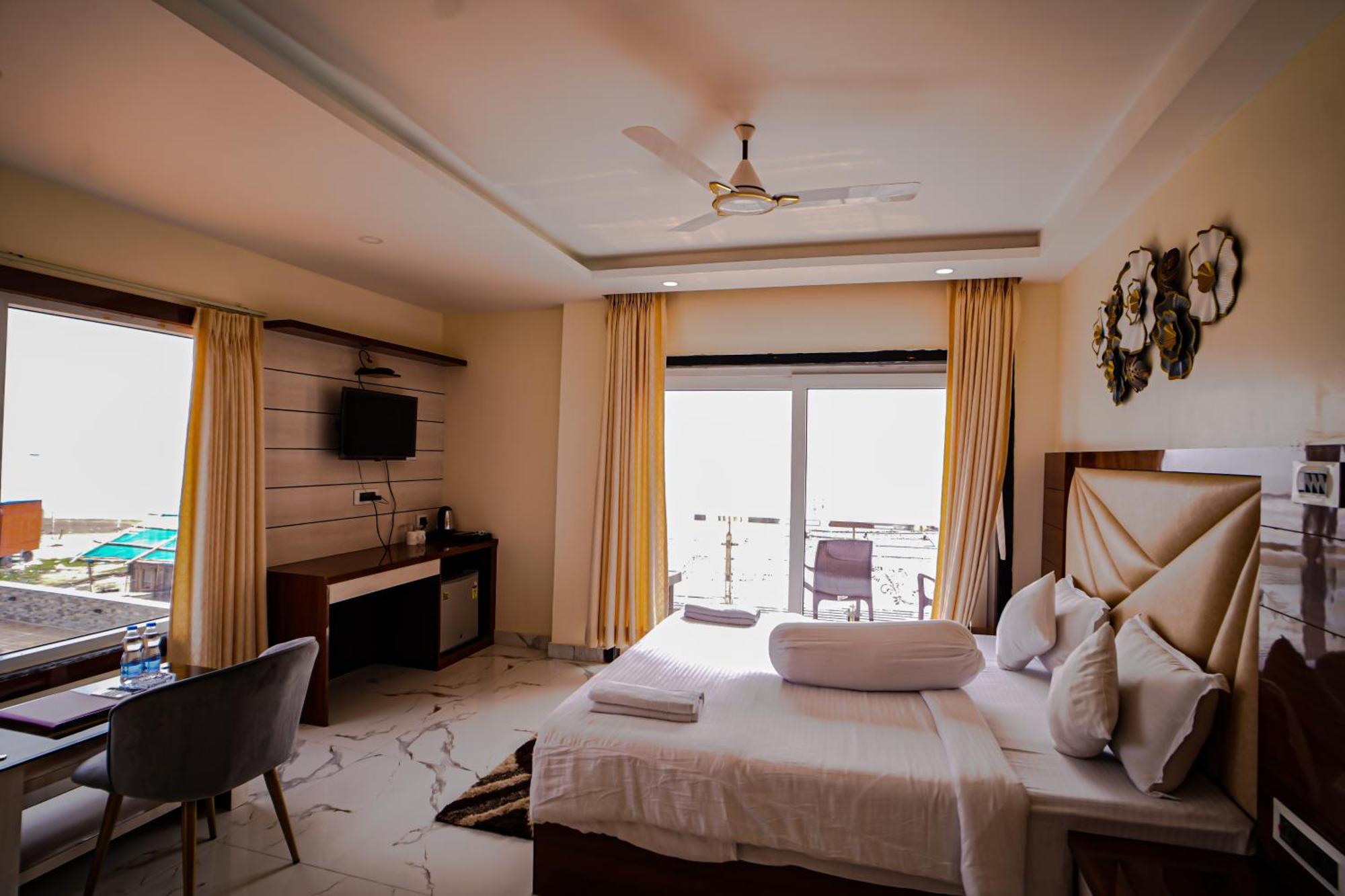 Prasant On Beach Resort !! Lift - Wifi -Restaurant-Parking Facilities-Newly Decorated Room !! Мандармани Экстерьер фото
