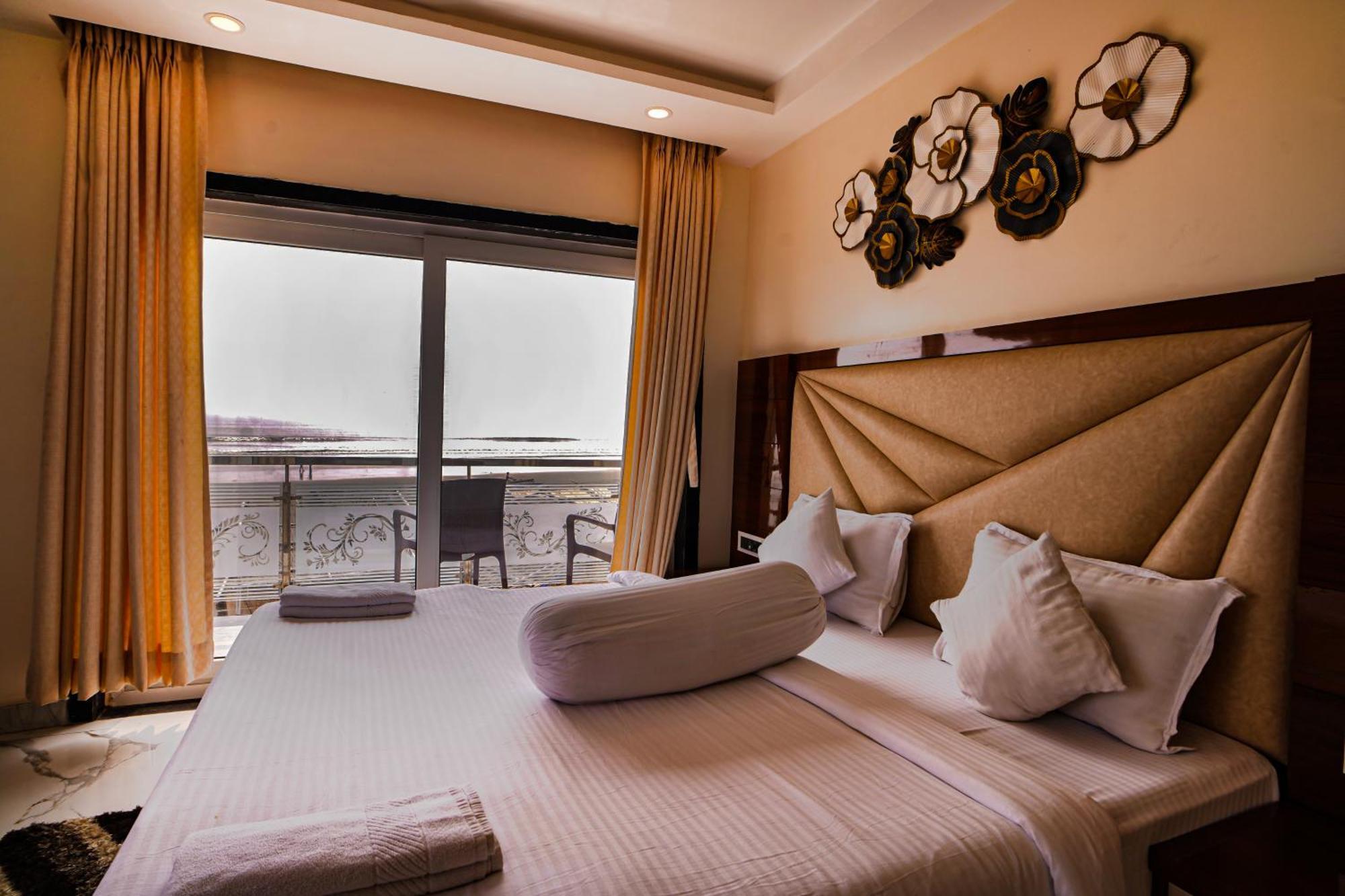 Prasant On Beach Resort !! Lift - Wifi -Restaurant-Parking Facilities-Newly Decorated Room !! Мандармани Экстерьер фото