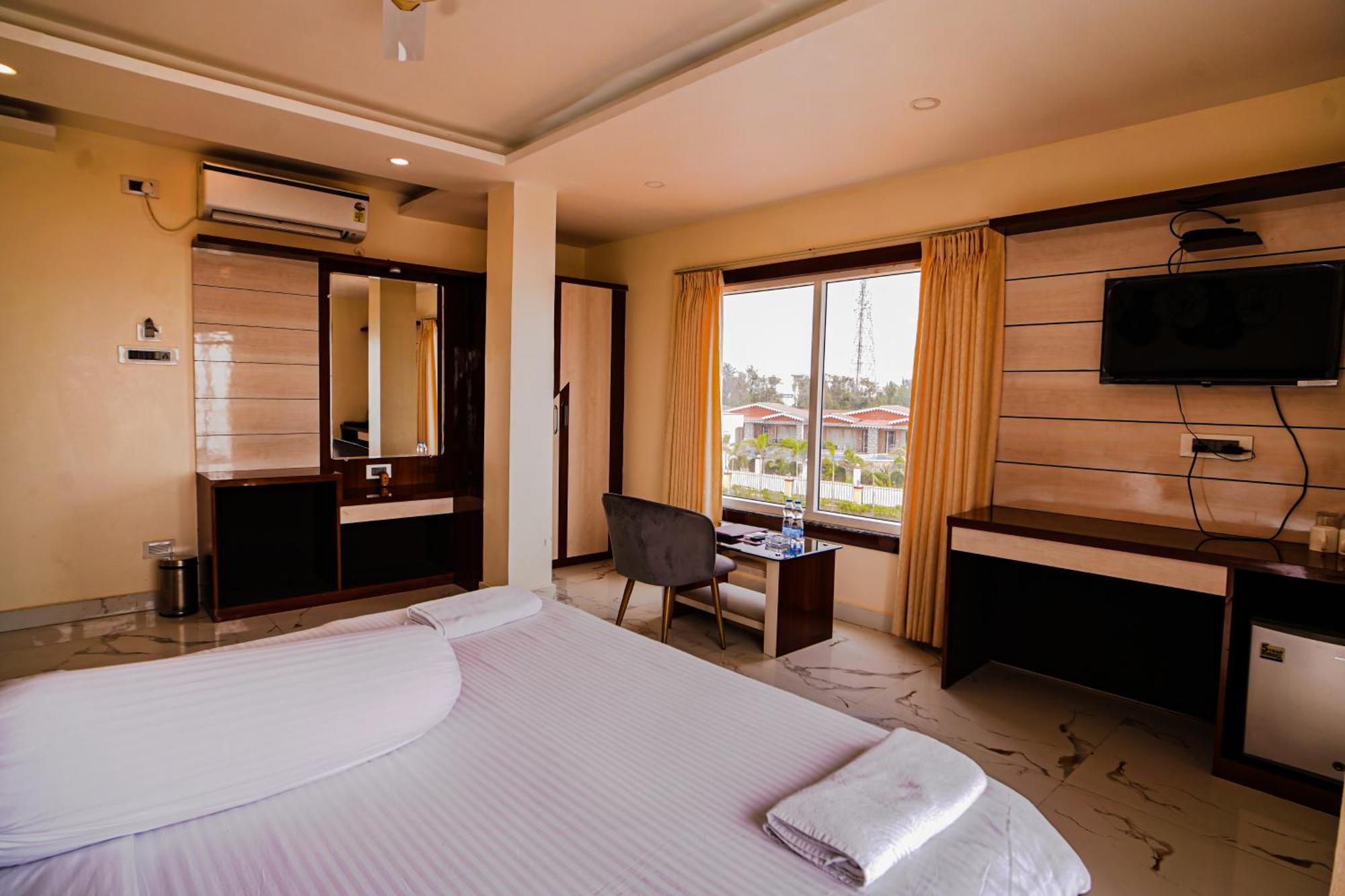 Prasant On Beach Resort !! Lift - Wifi -Restaurant-Parking Facilities-Newly Decorated Room !! Мандармани Экстерьер фото
