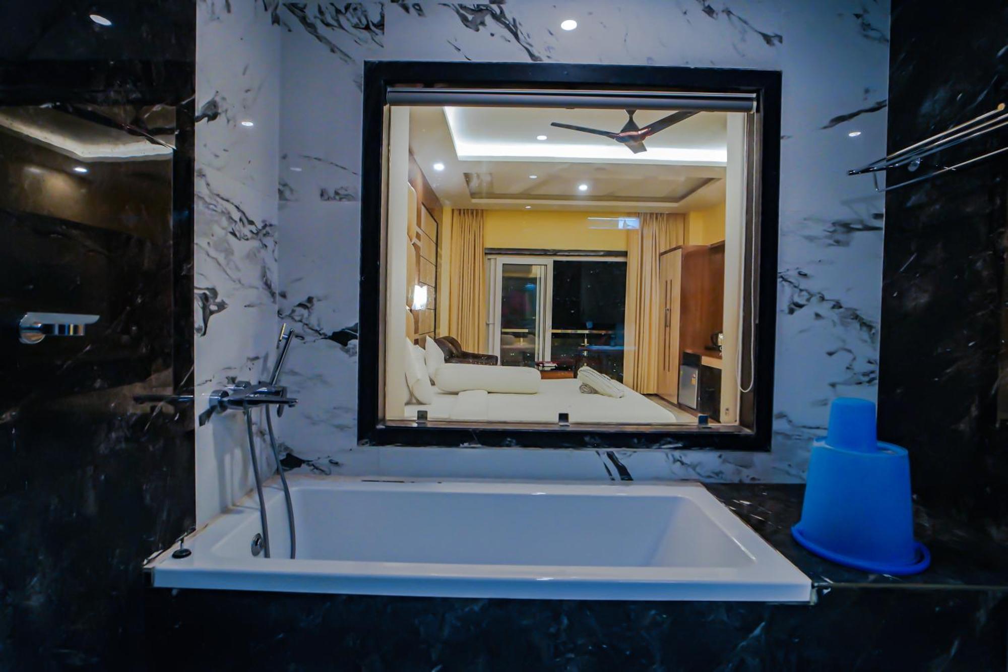 Prasant On Beach Resort !! Lift - Wifi -Restaurant-Parking Facilities-Newly Decorated Room !! Мандармани Экстерьер фото
