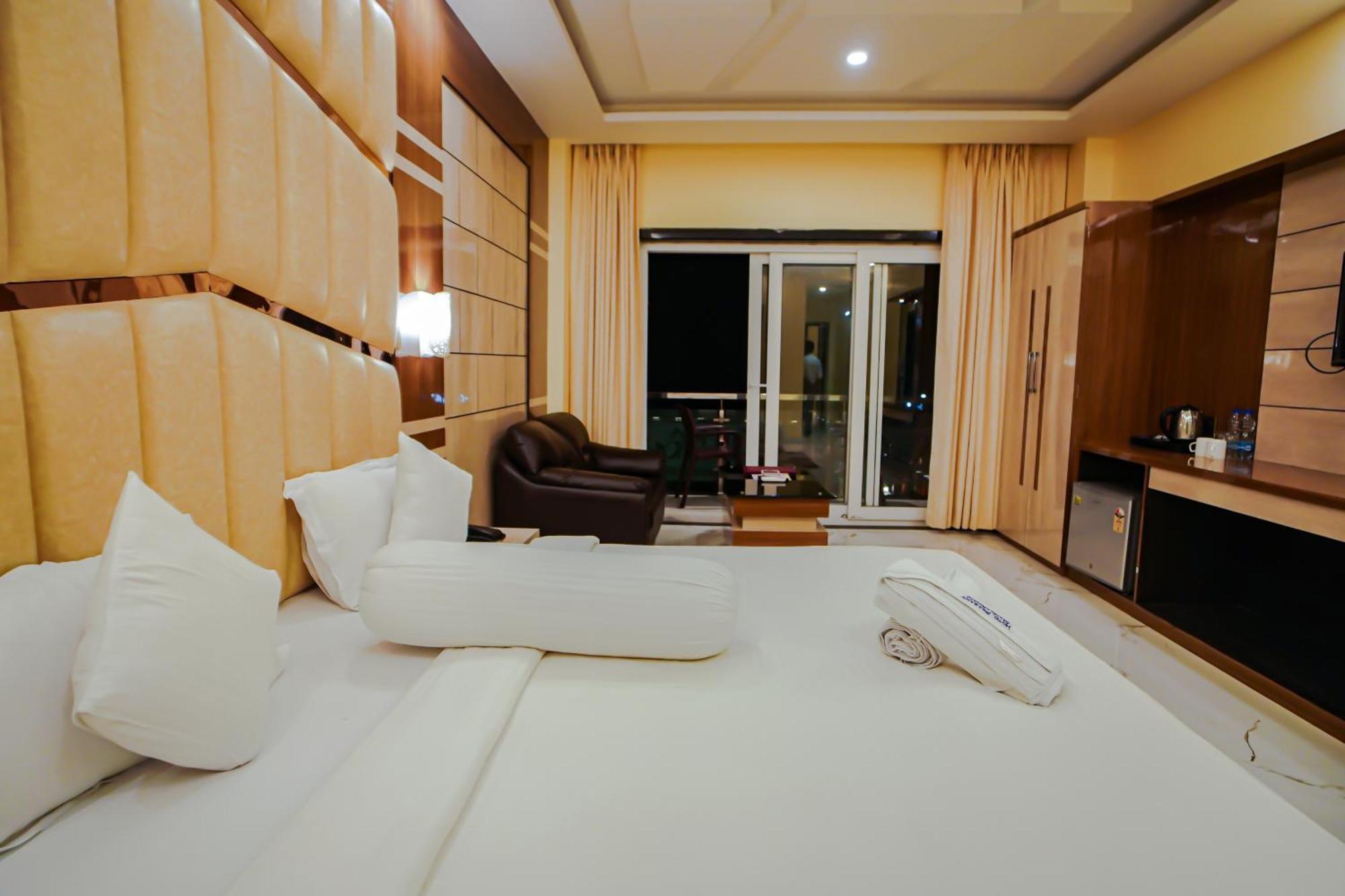 Prasant On Beach Resort !! Lift - Wifi -Restaurant-Parking Facilities-Newly Decorated Room !! Мандармани Экстерьер фото