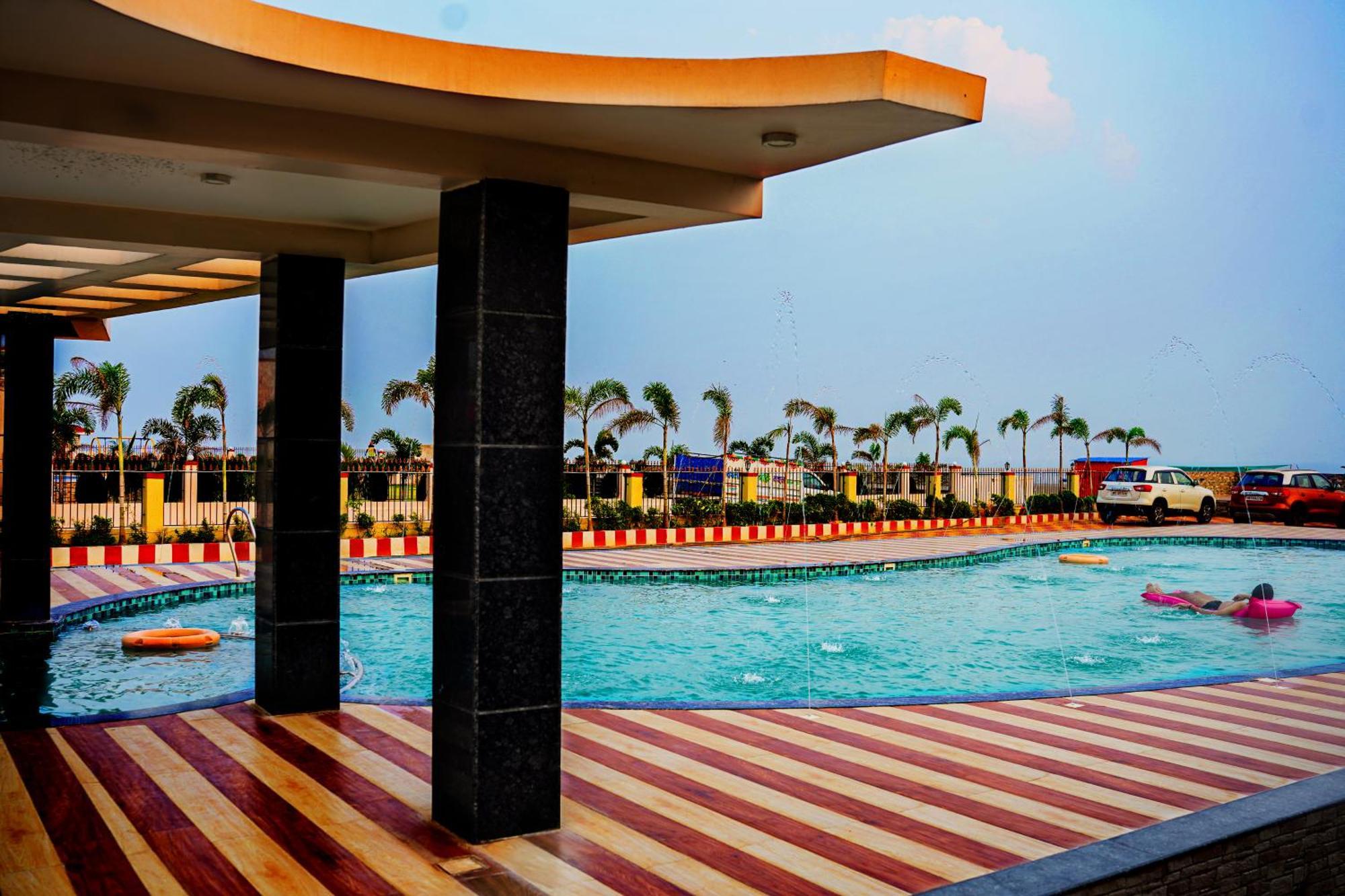 Prasant On Beach Resort !! Lift - Wifi -Restaurant-Parking Facilities-Newly Decorated Room !! Мандармани Экстерьер фото