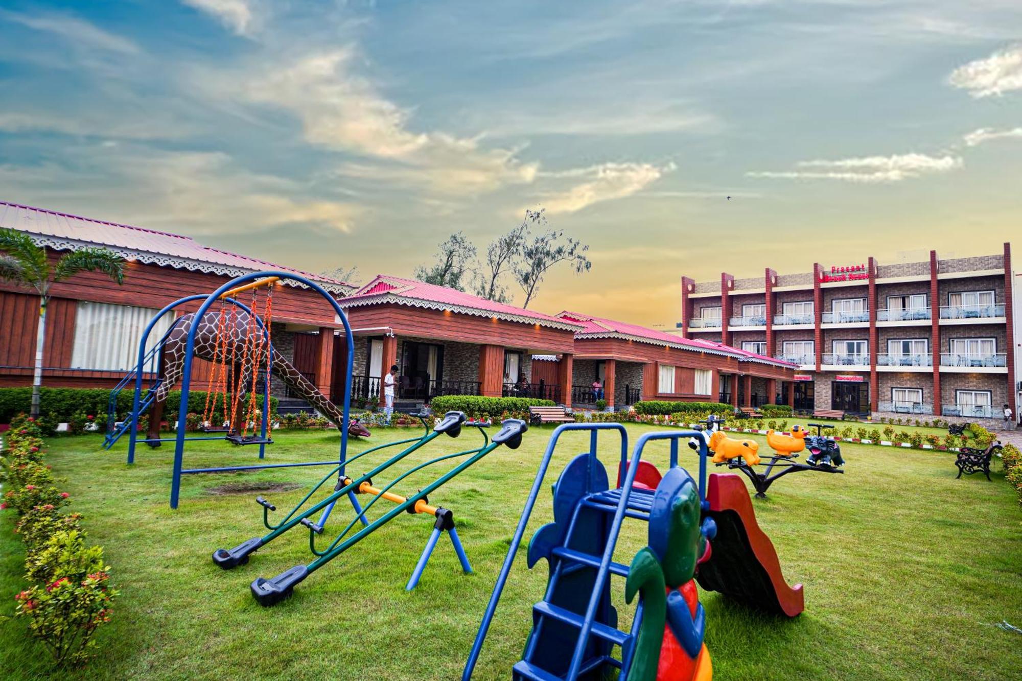 Prasant On Beach Resort !! Lift - Wifi -Restaurant-Parking Facilities-Newly Decorated Room !! Мандармани Экстерьер фото