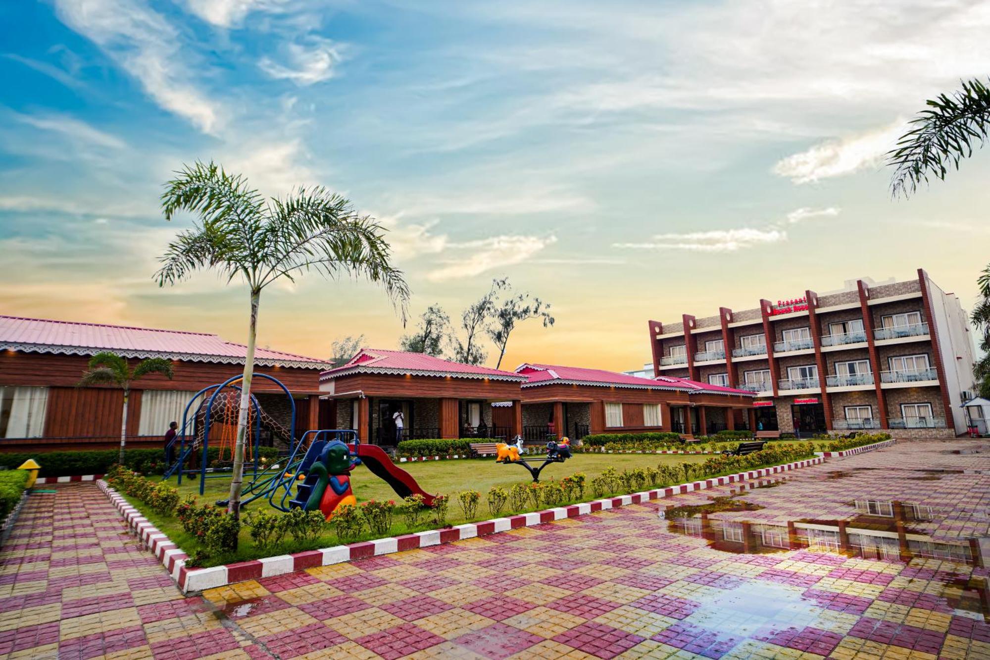 Prasant On Beach Resort !! Lift - Wifi -Restaurant-Parking Facilities-Newly Decorated Room !! Мандармани Экстерьер фото