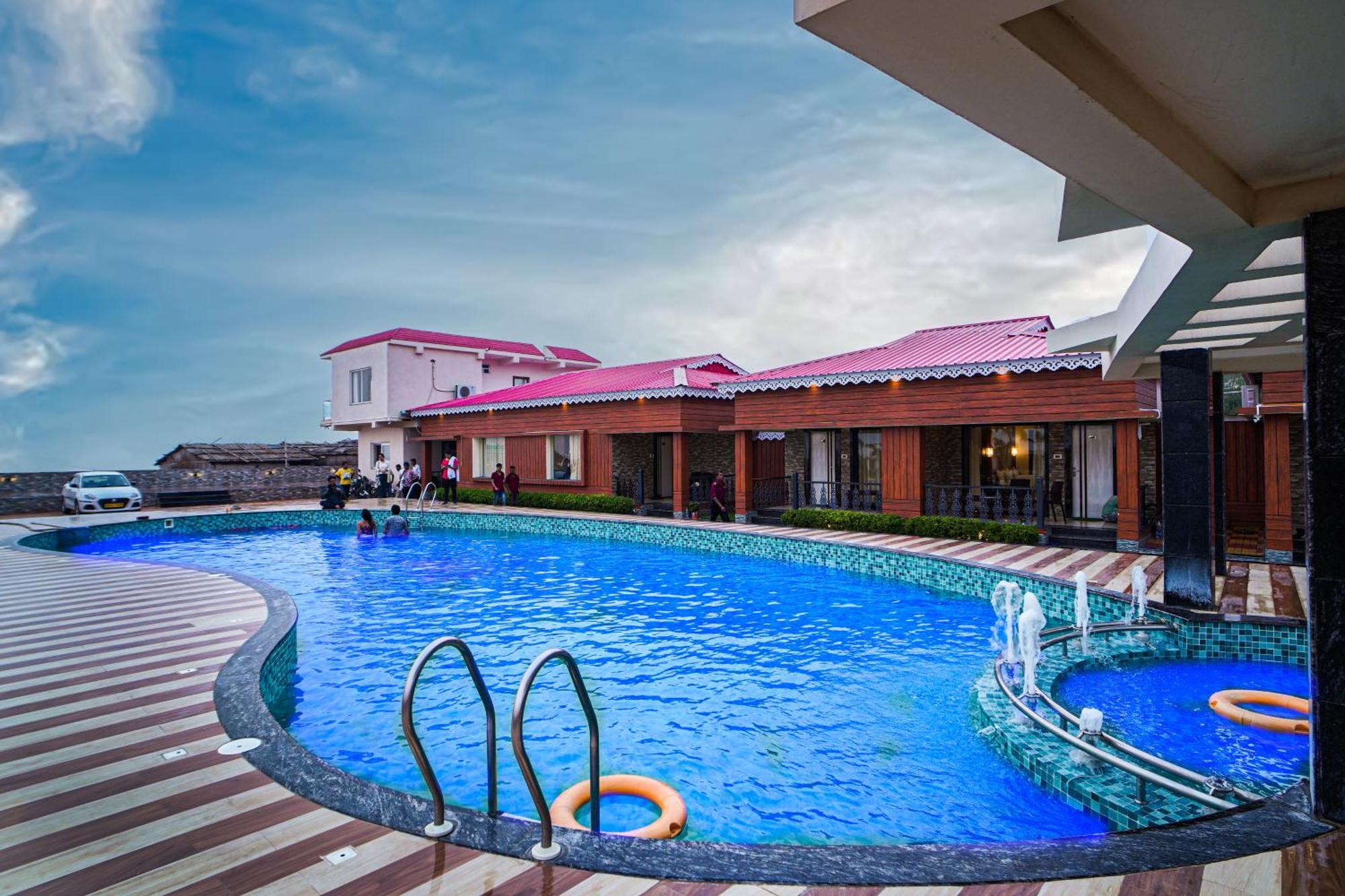 Prasant On Beach Resort !! Lift - Wifi -Restaurant-Parking Facilities-Newly Decorated Room !! Мандармани Экстерьер фото