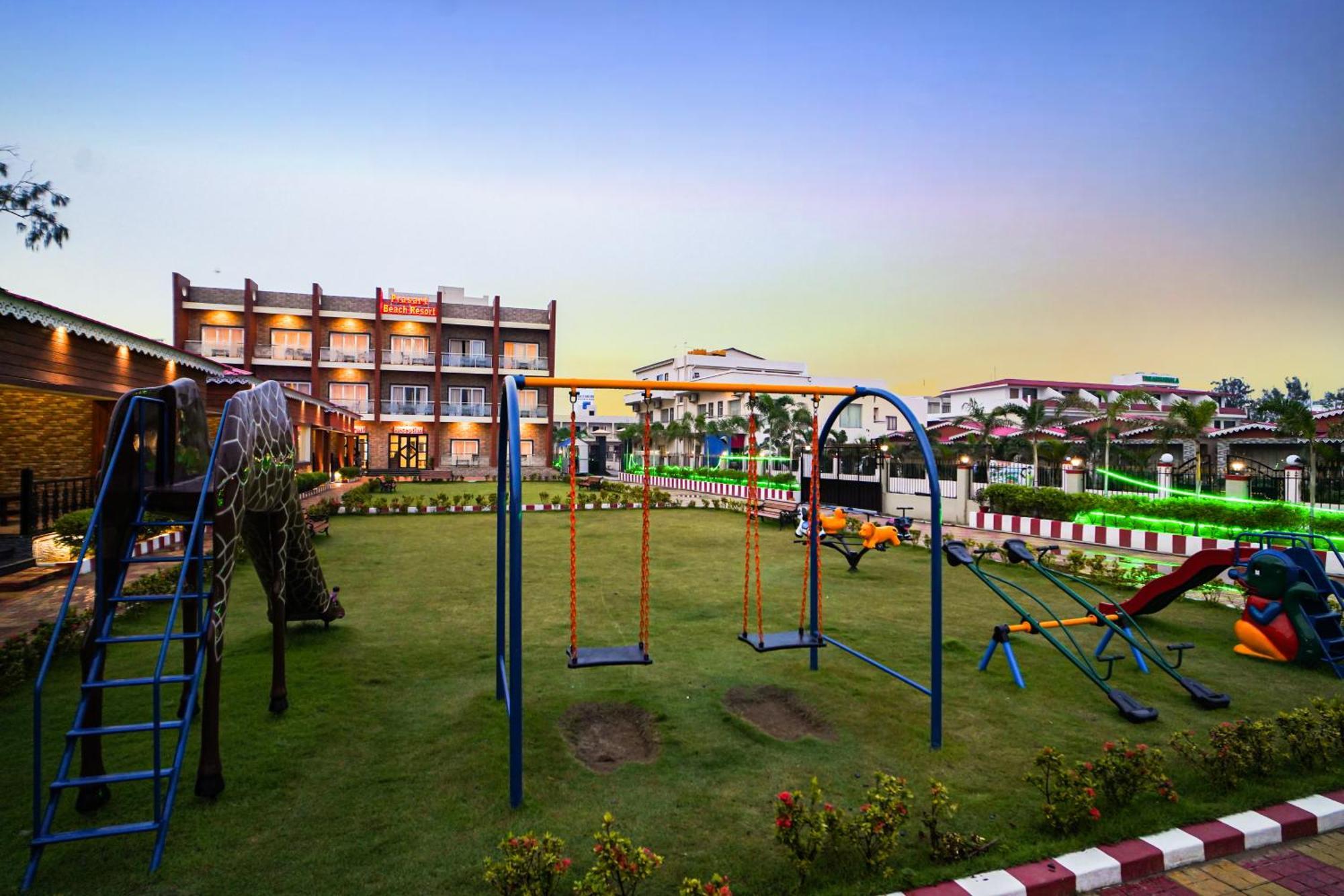 Prasant On Beach Resort !! Lift - Wifi -Restaurant-Parking Facilities-Newly Decorated Room !! Мандармани Экстерьер фото