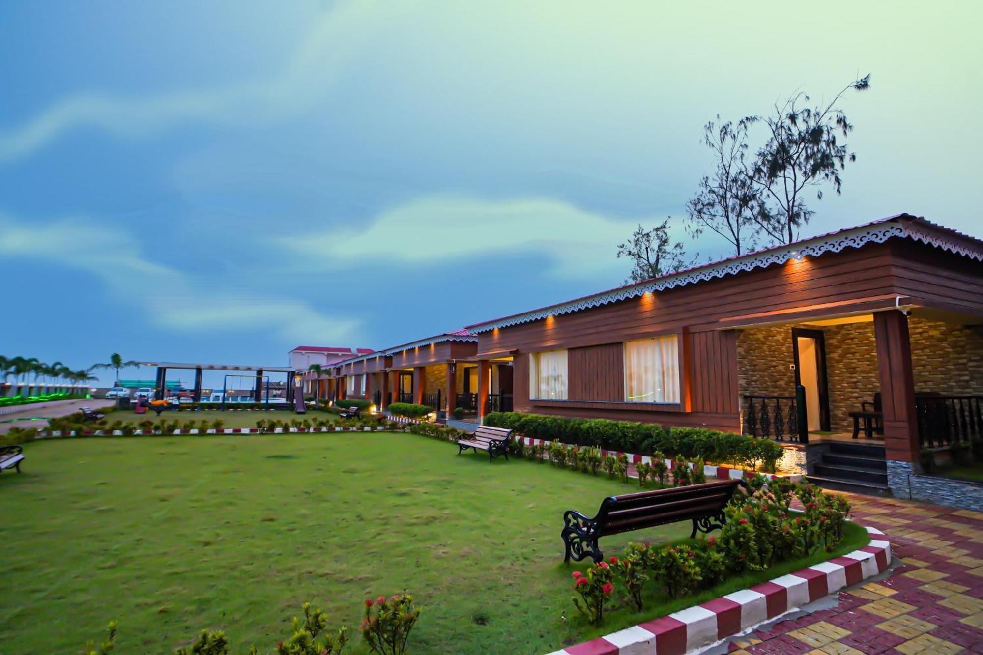 Prasant On Beach Resort !! Lift - Wifi -Restaurant-Parking Facilities-Newly Decorated Room !! Мандармани Экстерьер фото